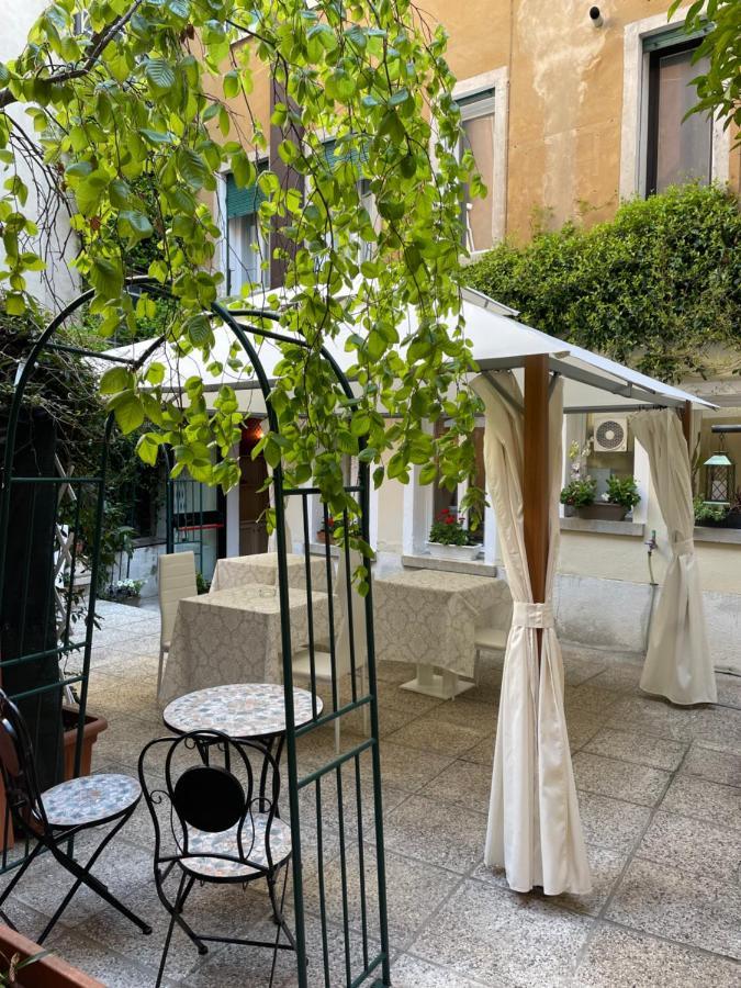 Hotel Apostoli Garden Venesia Bagian luar foto