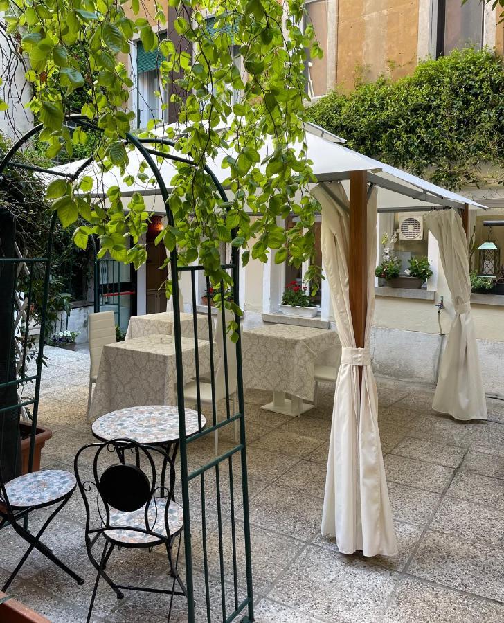 Hotel Apostoli Garden Venesia Bagian luar foto