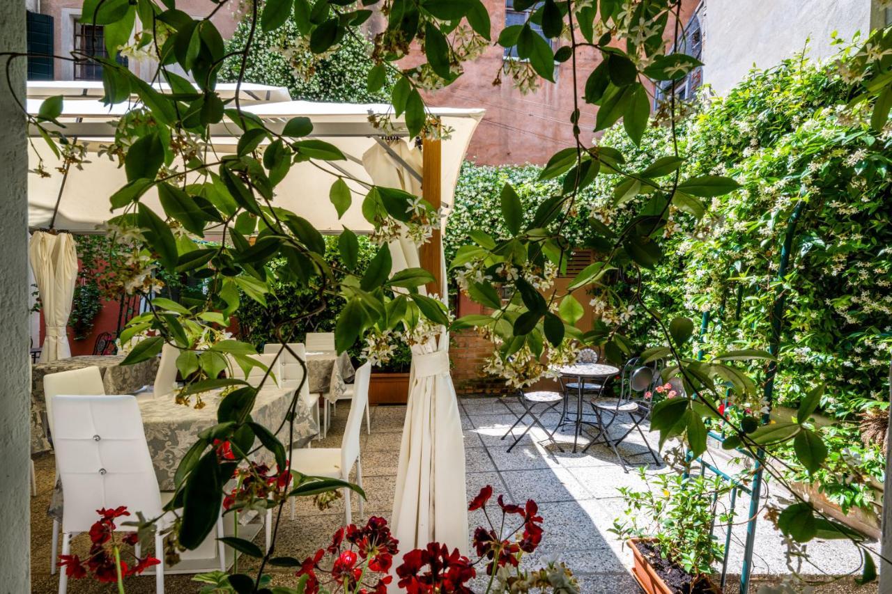 Hotel Apostoli Garden Venesia Bagian luar foto